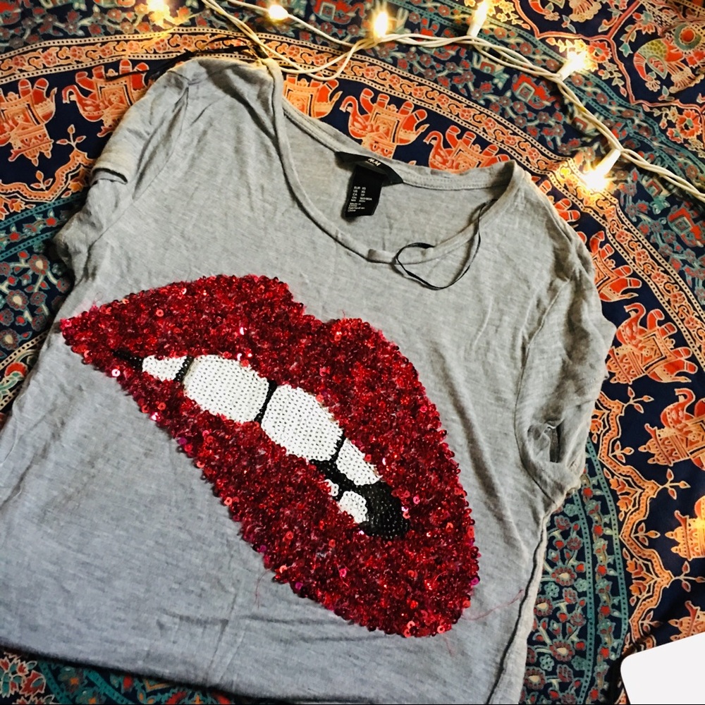 Graphic tee